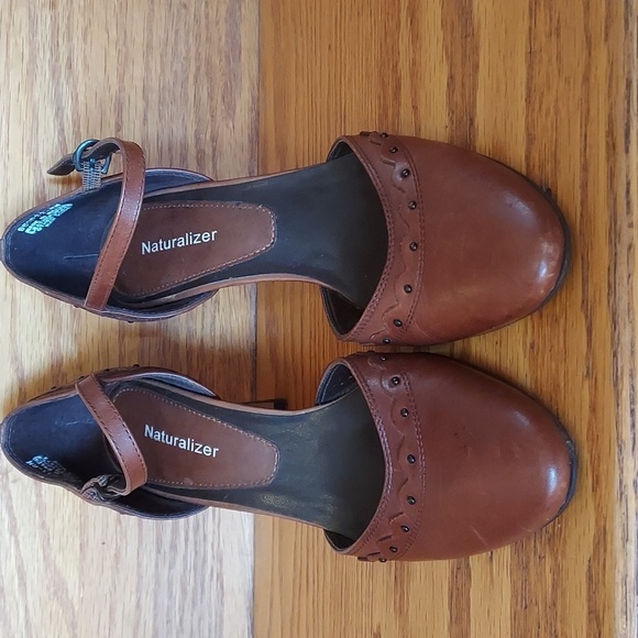 Naturalizer brown leather heels with ankle strap size 6 - Picture 3 of 8